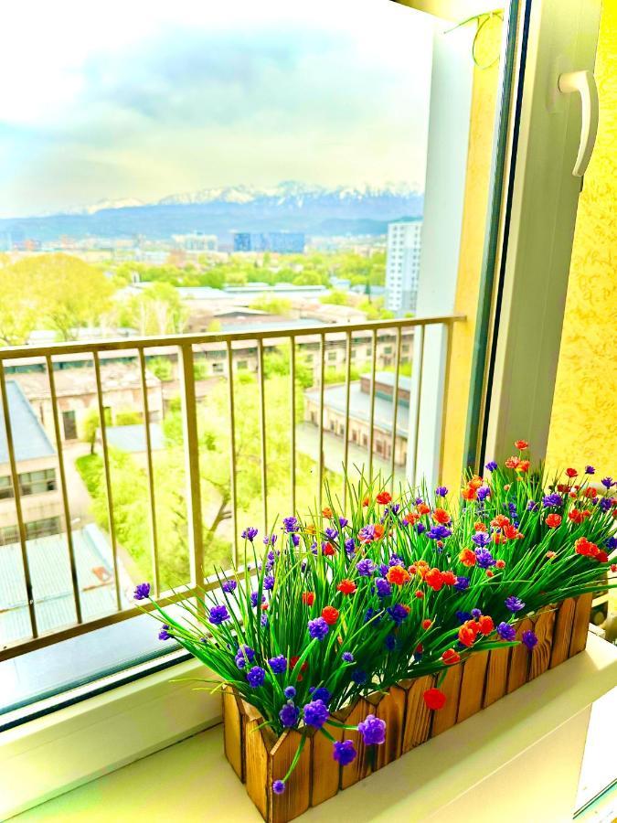 Medinahotelkz, # 70, Вид На Горы, До Арбата 15 Мин Пешком, Halal Alma-Ata Exteriör bild