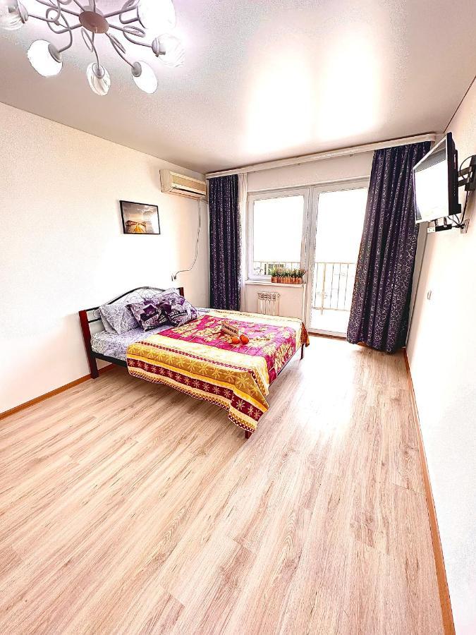 Medinahotelkz, # 70, Вид На Горы, До Арбата 15 Мин Пешком, Halal Alma-Ata Exteriör bild