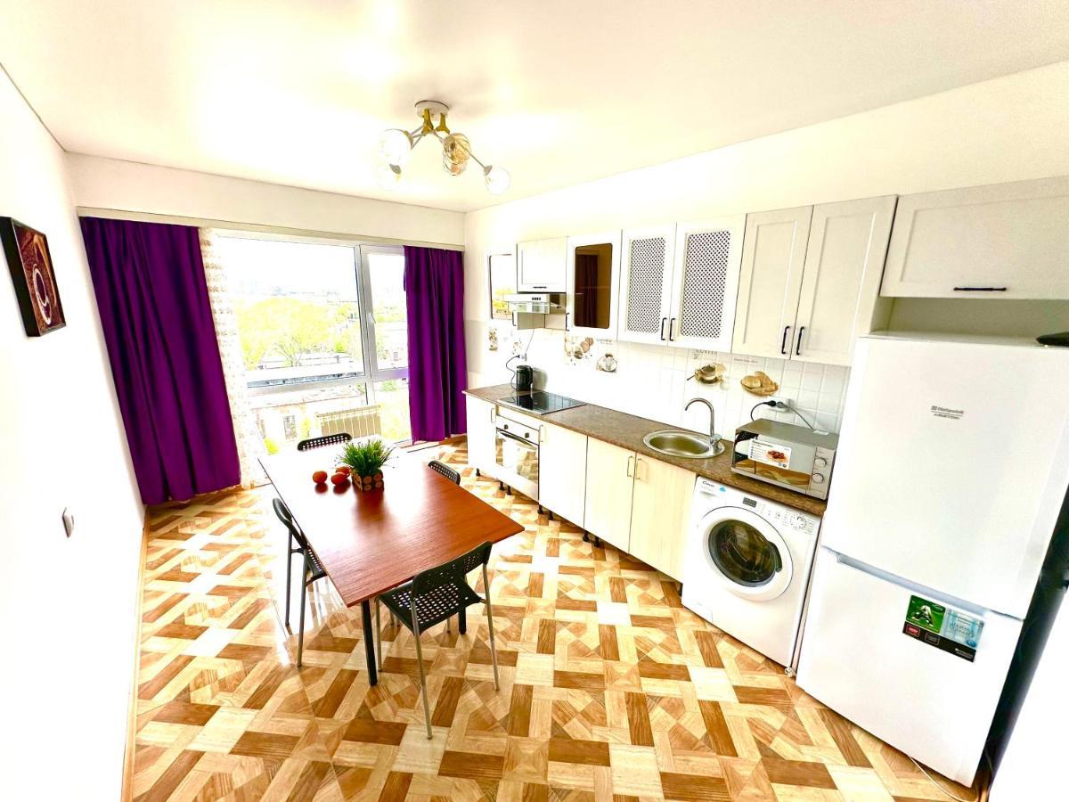 Medinahotelkz, # 70, Вид На Горы, До Арбата 15 Мин Пешком, Halal Alma-Ata Exteriör bild